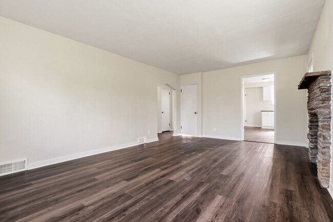 Building Photo - Unbeatable 4 bedroom in Penn Hills available now!