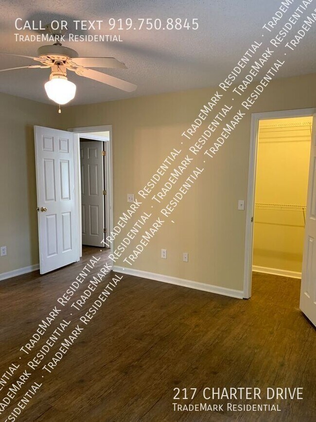 Building Photo - 217 Charter Dr