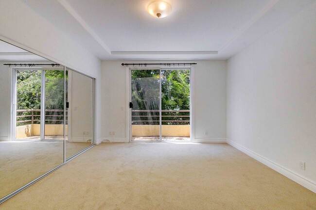 Building Photo - 4128 Whitsett Ave