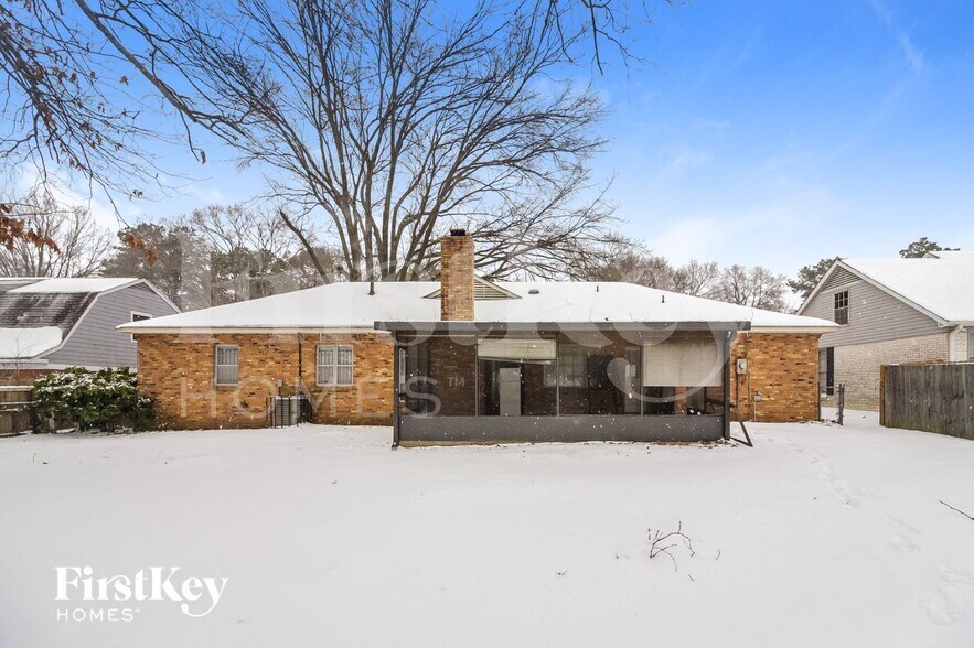 Building Photo - 5809 Foxdale Rd