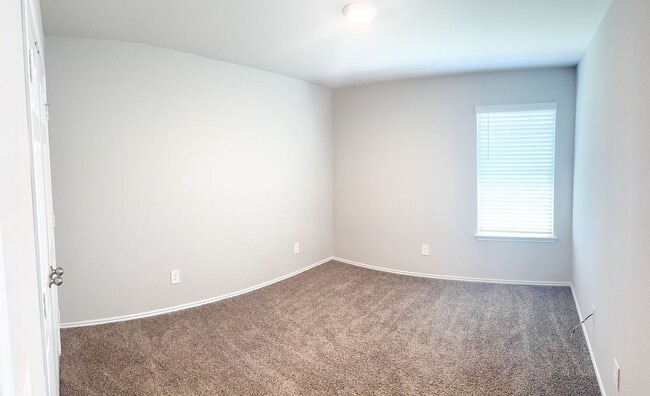 Building Photo - Available Now Beautiful 1 story, 4 bedroom, 2 bath, 2 car garage home with garage door opener and...