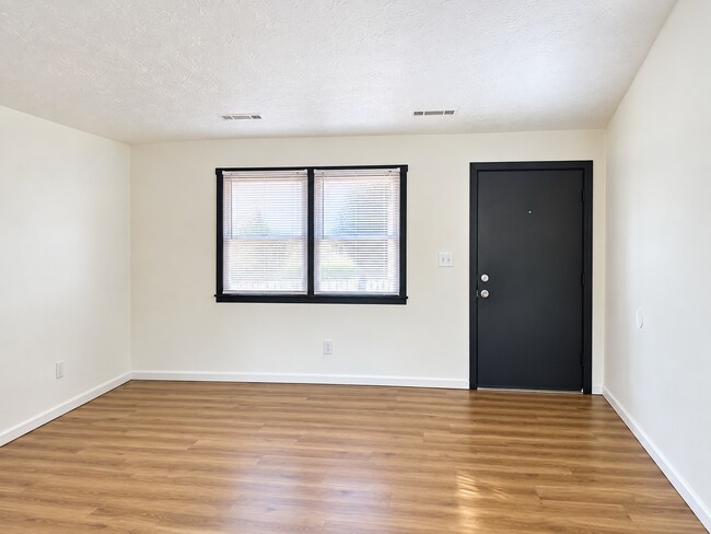 Building Photo - 99 Moss Creek Dr