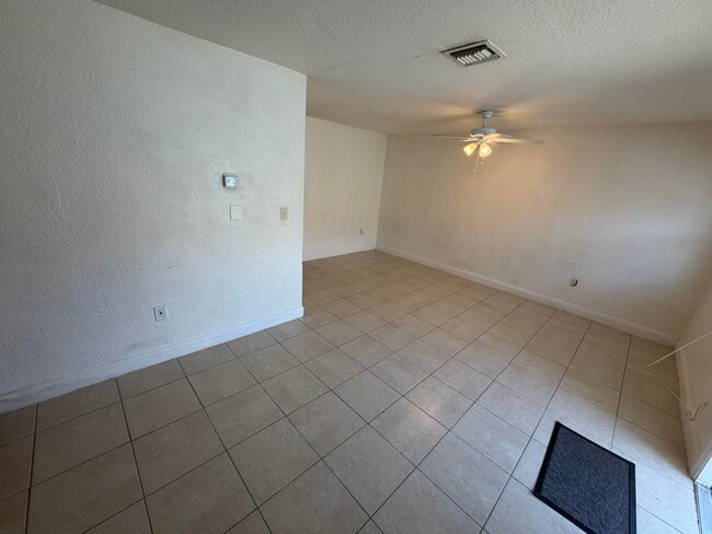 Building Photo - 1309 NW 2nd Ave