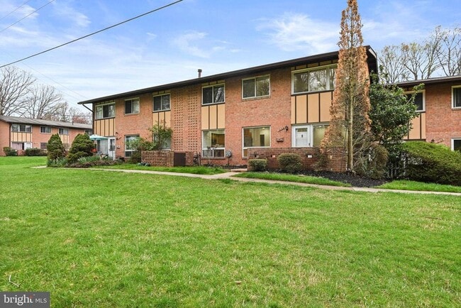 Building Photo - 10109 Fair Wds Dr