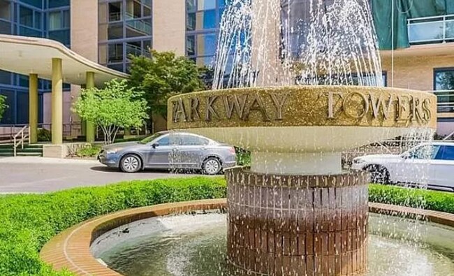 Building Photo - 4545 Wornall Rd