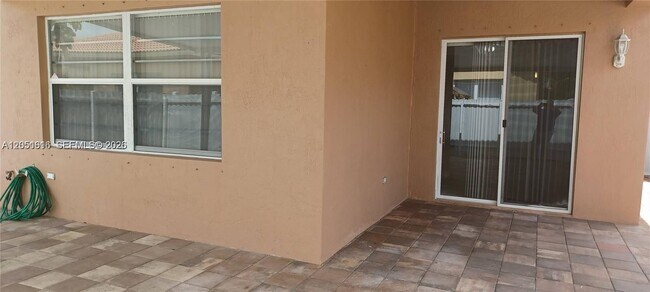 Building Photo - 2210 NE 37th Rd