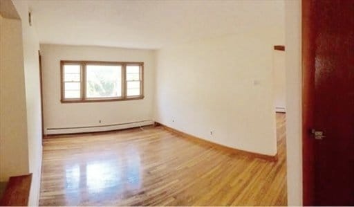 Building Photo - Spacious 2 Bed 1 Bath!