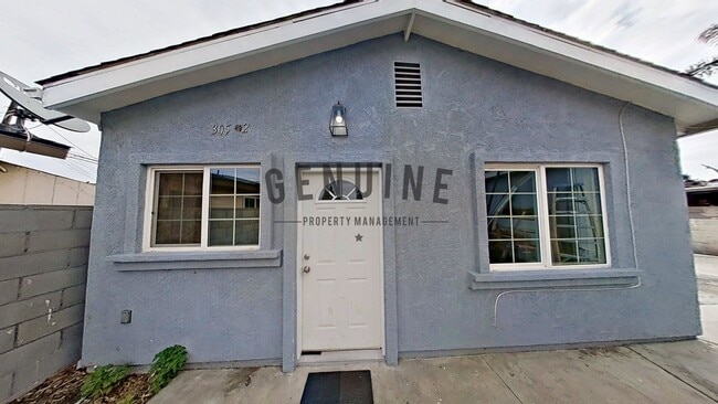 Building Photo - 305 S Daisy Ave