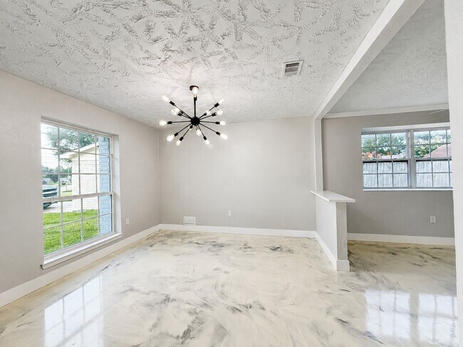 Building Photo - 15719 Red Springs Dr