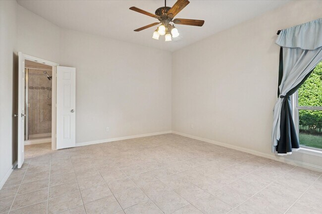 Building Photo - Stunning home in Panther Creek