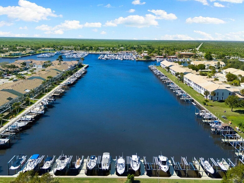 Building Photo - 285 Cays Dr