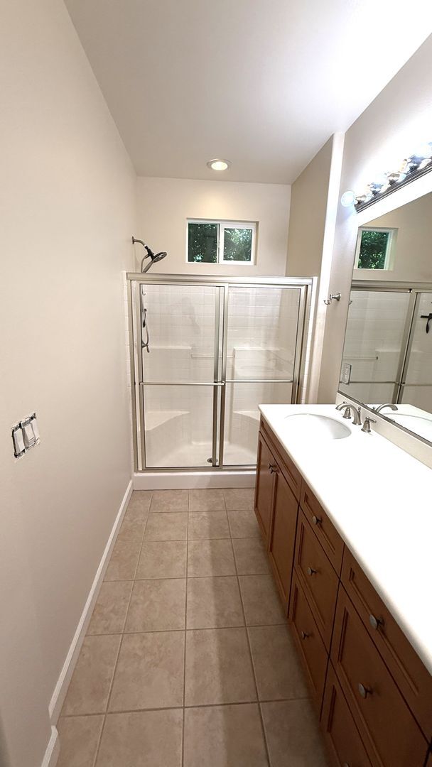 Building Photo - Beautiful 2 Bedroom 2 Bath Home in Four Seasons HOA