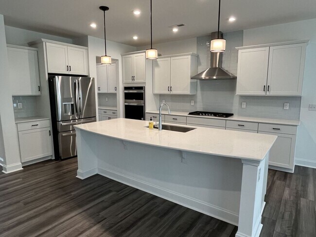 Building Photo - Spacious 5 Bed home in Stallings