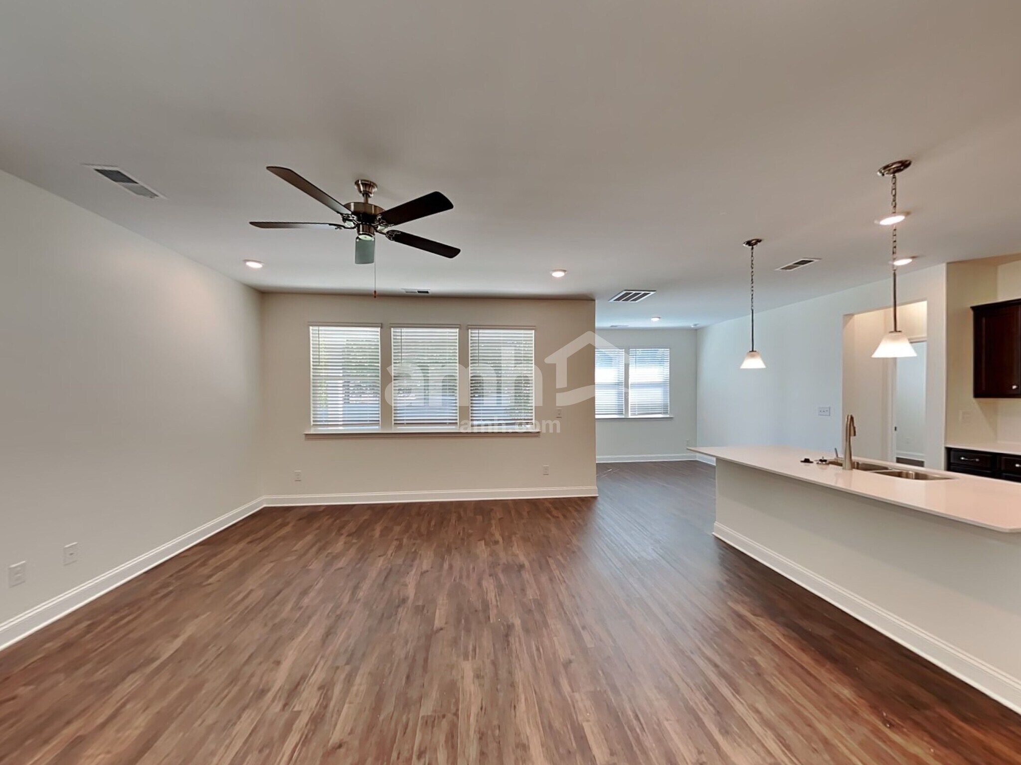 Building Photo - 566 Rivermist Dr
