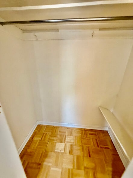 Building Photo - 187 Rockne Rd