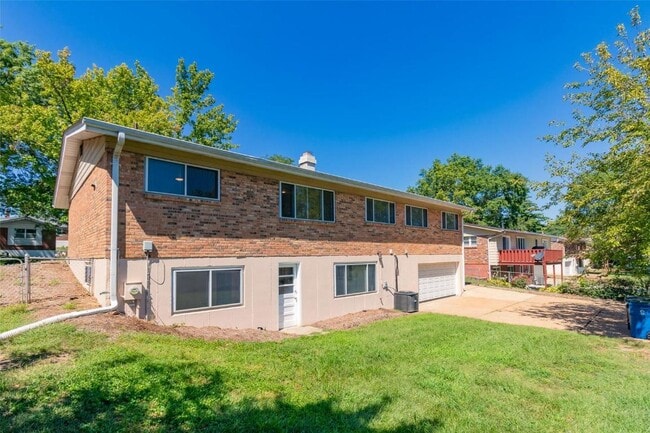 Building Photo - 9724 Brookmere Dr
