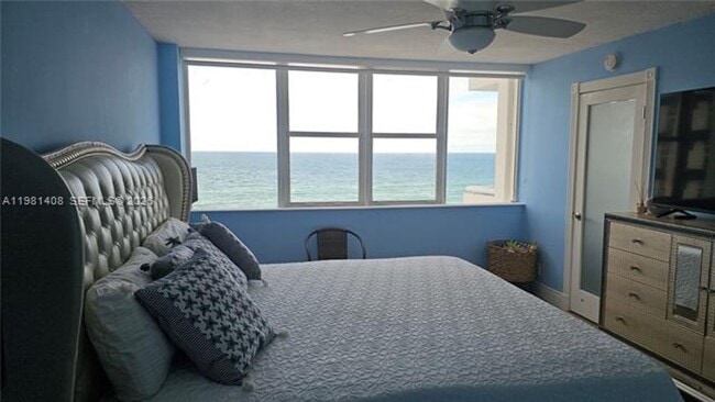 Building Photo - 3140 S Ocean Dr