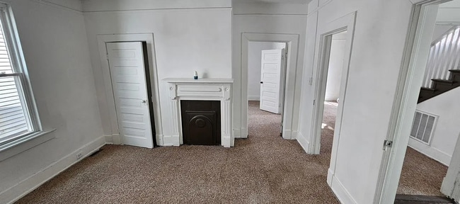 Building Photo - 4 Bedroom 1 Bath House Available to Rent f...