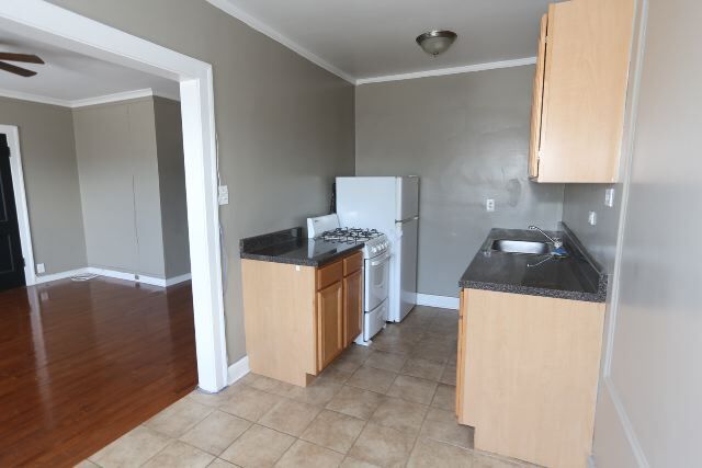 Building Photo - 4349 N Damen Ave