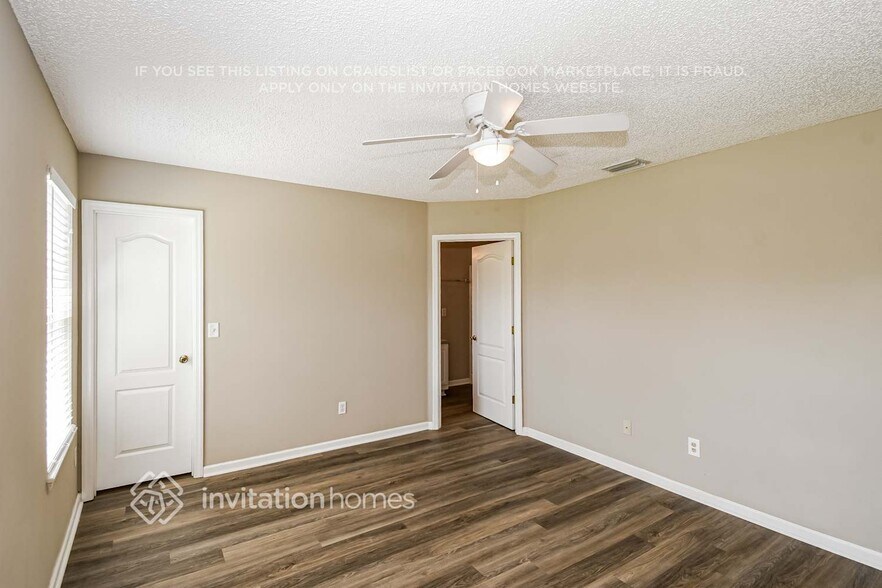 Building Photo - 6886 Wall Springs Dr