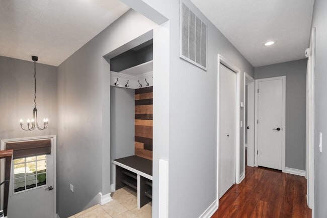 Building Photo - 223 E Division St