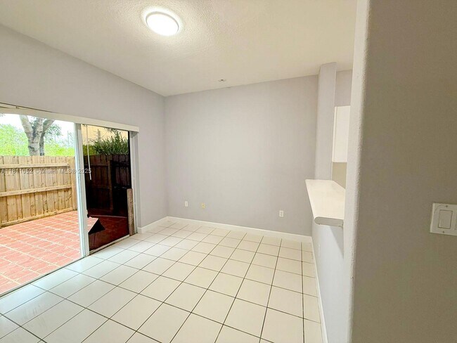 Building Photo - 1677 SE 27th Ct