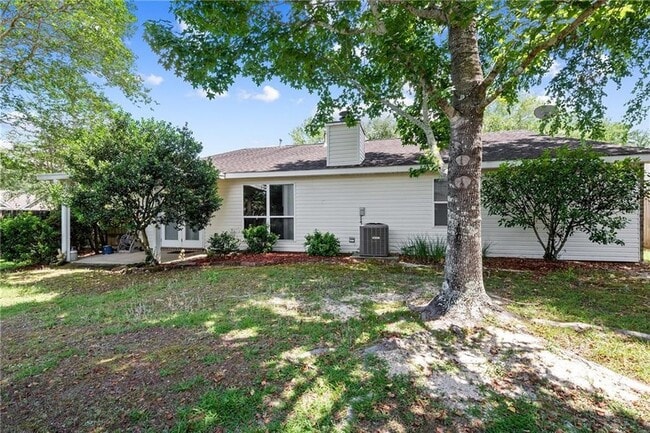 Building Photo - 1044 Breckenridge Dr