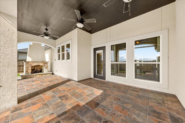 Building Photo - 2417 Badlands Dr