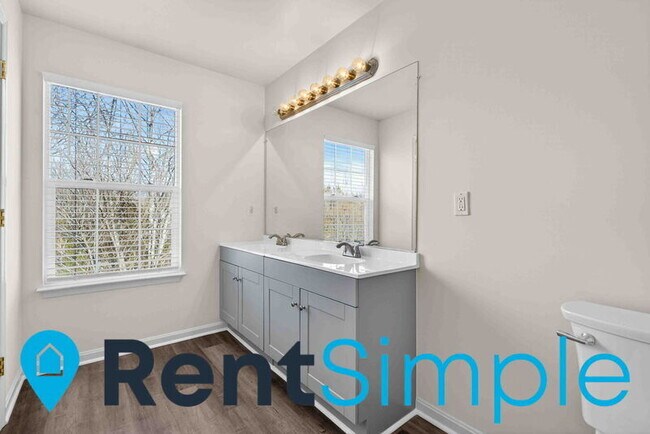 Building Photo - 983 Longview Ln