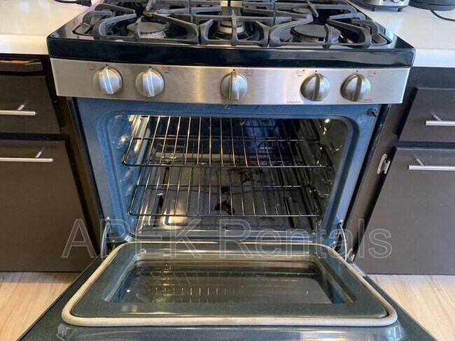 Building Photo - 61493 Desert Air Rd