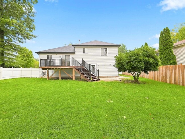 Building Photo - 2202 Mulberry Rd