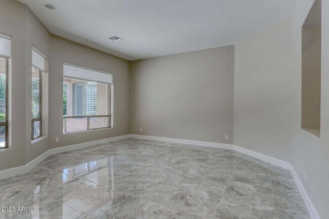 Building Photo - 7553 E Buteo Dr