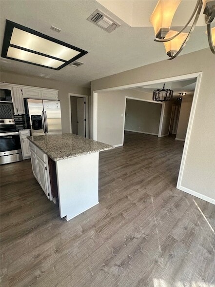 Building Photo - 127 Lori Dr