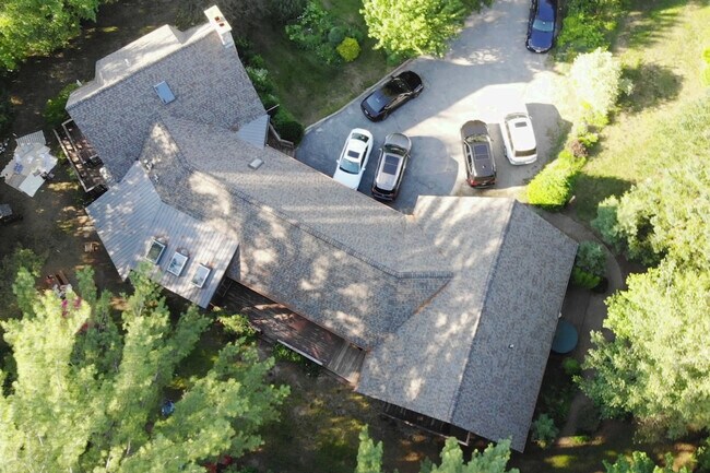 Building Photo - 140 Paquette Cir