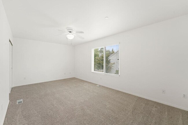 Building Photo - Spacious DuPont Home with A/C, Bonus Loft, Large Patio & Fully Fenced Yard!