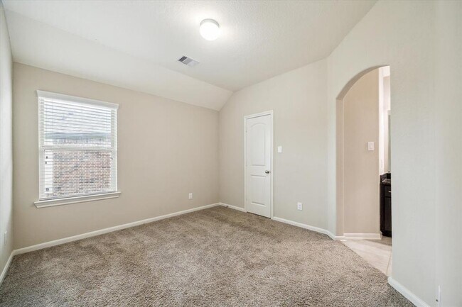 Building Photo - 1539 Giles Dr