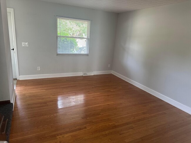 Building Photo - 4867 Dierker Rd