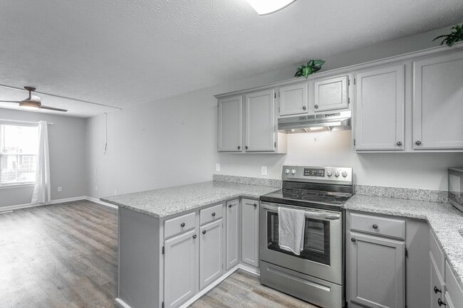Building Photo - 17 Bama Ln