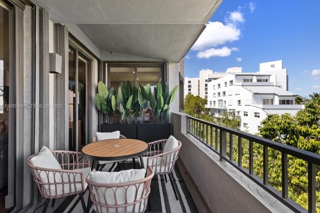 Building Photo - 141 Crandon Blvd