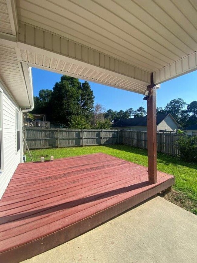 Building Photo - A NIce Home Waiting For You In Benton!