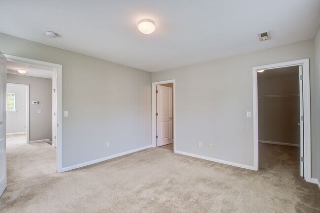 Building Photo - 198 Grand Oaks Dr