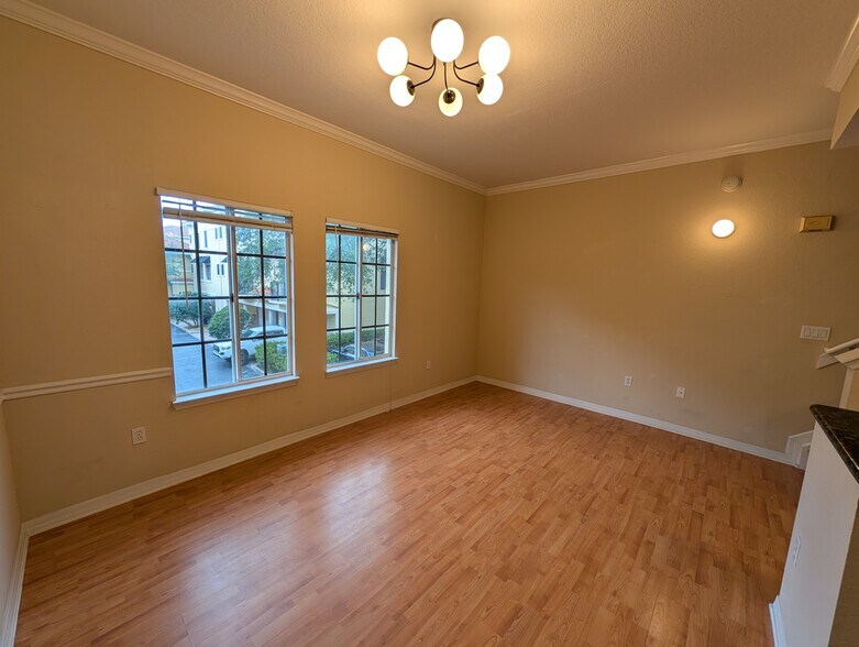 Dining room (spacious and can fit formal dining table plus desk for office or other use) - 5218 Hampton Beach Pl