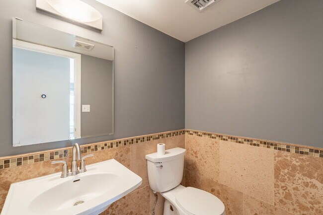 Building Photo - 1325 W Lobo Ave