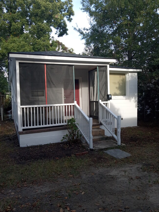 Building Photo - 53 Amherst St