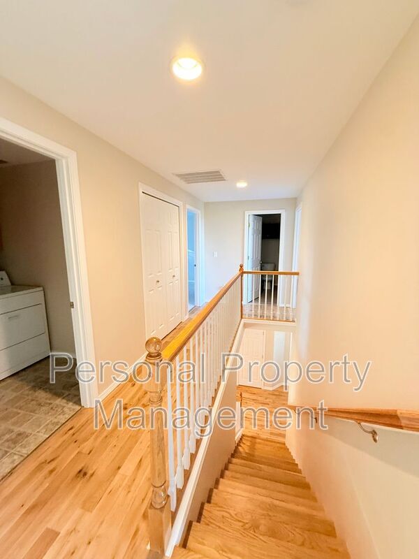 Building Photo - 11608 NE 2nd Ave