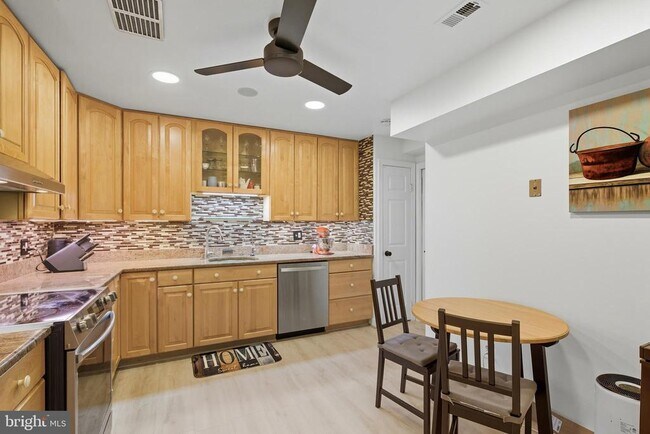 Building Photo - 11430 Strand Dr