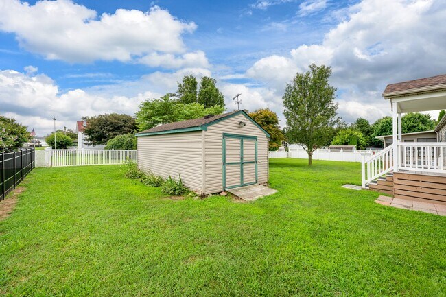 Building Photo - Milton Gem for Rent! Spacious 3BR Home, pe...