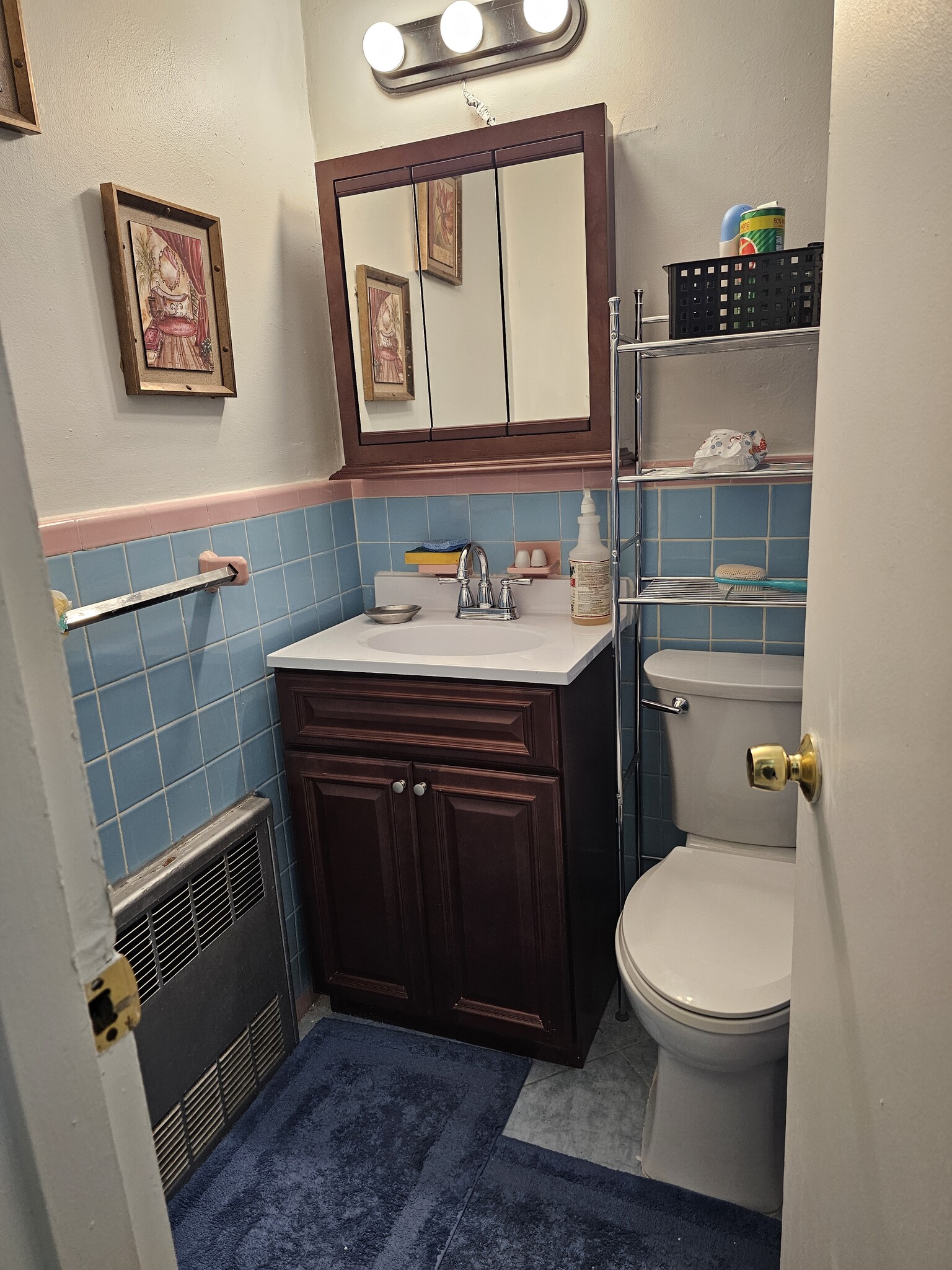 Building Photo - 855 E 55th St