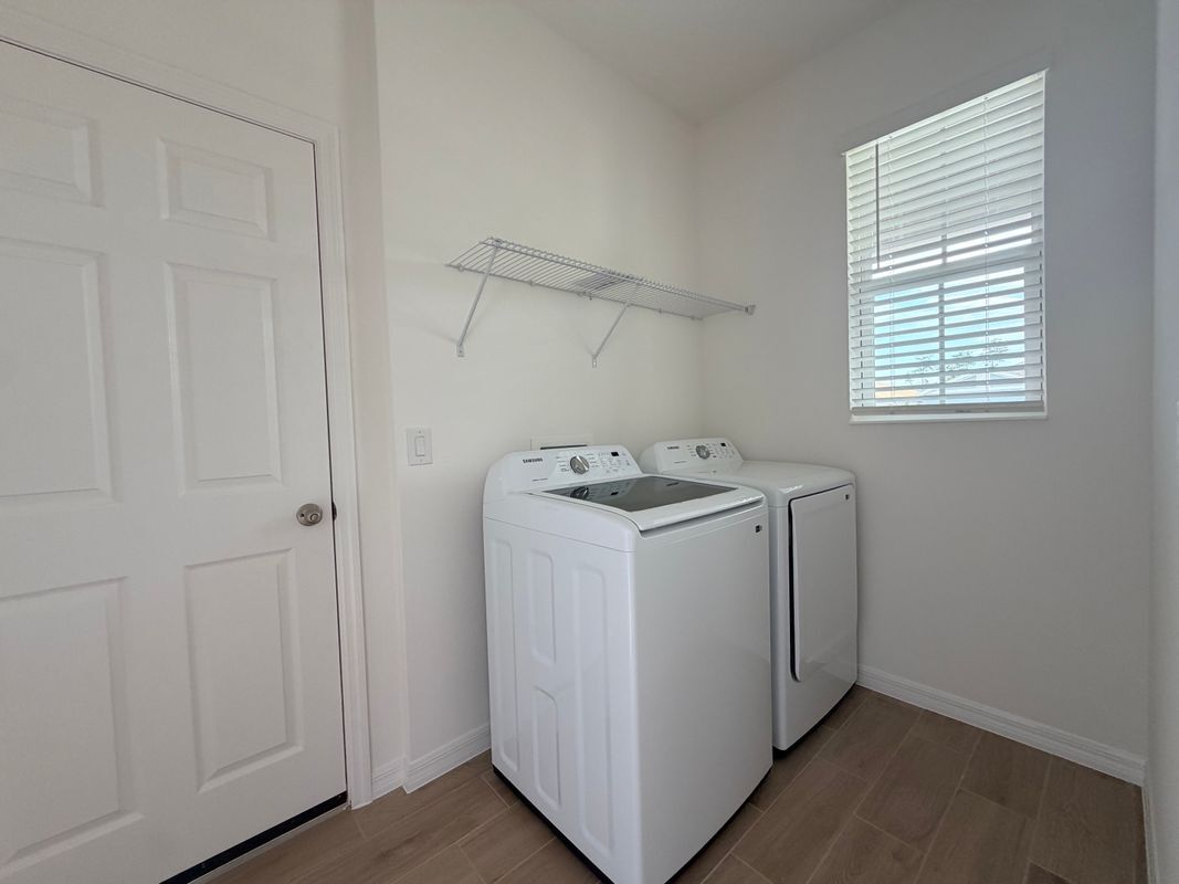 Building Photo - 2029 Anthem Dr