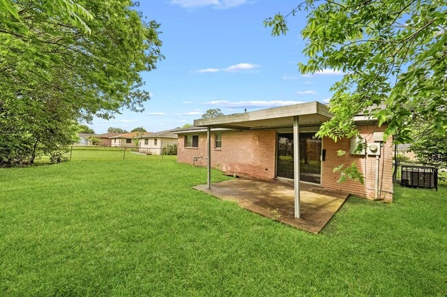 Building Photo - 12903 Claygate Dr